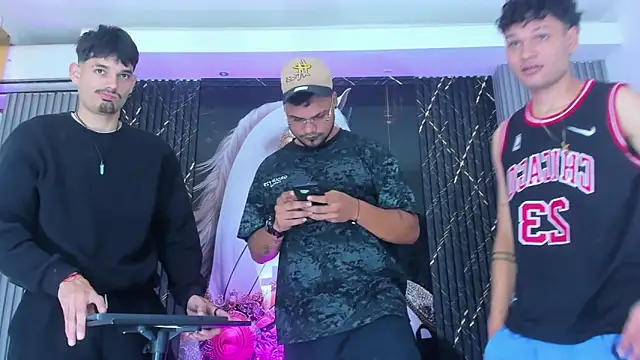 Snapshot of Iam_Steven chatting on November 2025 12:56:01 PM Iam Steven online show from November 2025 12:56:01 PM