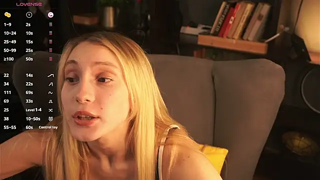 ellliefrost online show from September 2025 01:02:02 PM