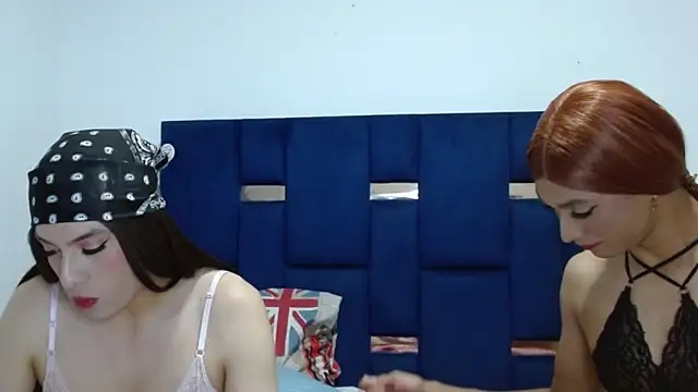 PinkLuna LolaBloom online show from April 2026 06:33:01 AM