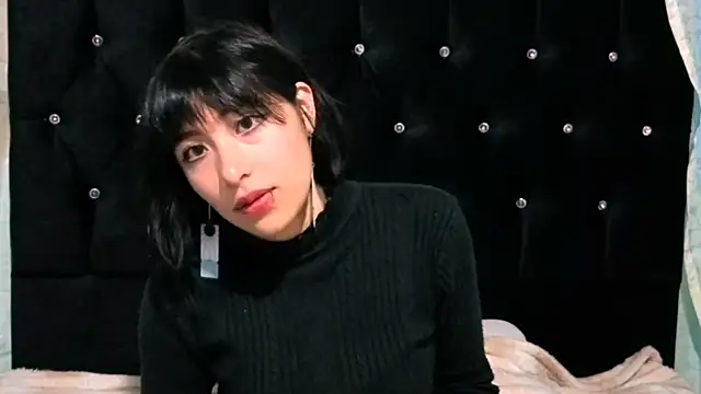 Sullyoonn online show from December 2025 01:11:01 AM