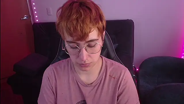 Miacatsito3 online show from October 2025 05:31:01 PM