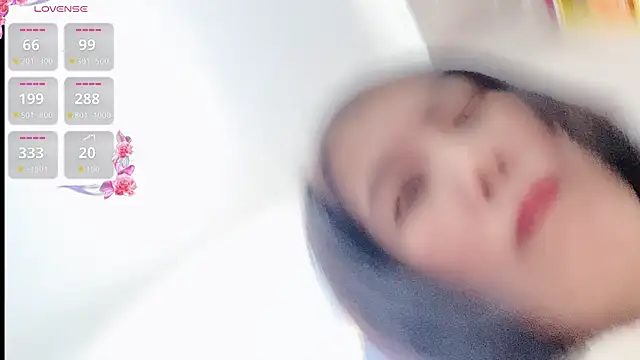 Snapshot of Miraitowa_ chatting on November 2025 04:06:01 PM Miraitowa online show from November 2025 04:06:01 PM