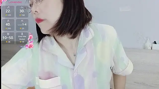 Snapshot of Miraitowa_ chatting on June 2026 03:09:02 AM Miraitowa online show from June 2026 03:09:02 AM