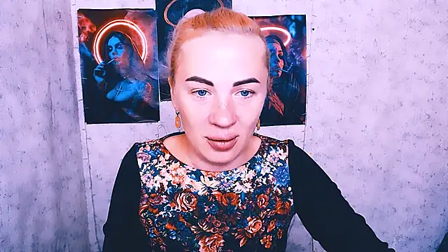 EmmaCat  online show from October 2025 04:09:01 AM