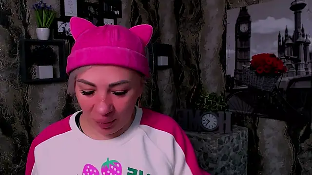 EmmaCat  online show from April 2026 05:23:01 AM