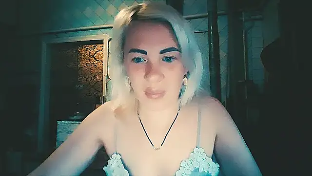 EmmaCat  online show from April 2026 03:42:01 AM