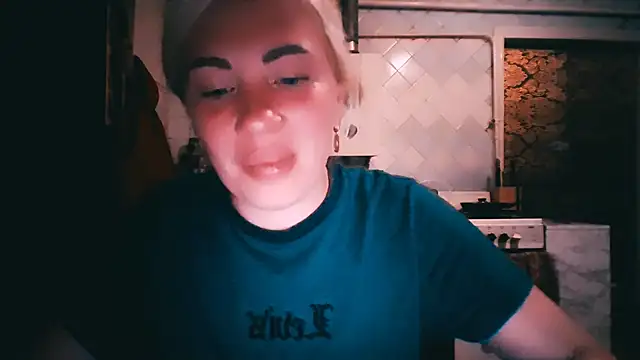 Snapshot of EmmaCat_ chatting on June 2026 06:12:01 PM EmmaCat online show from June 2026 06:12:01 PM
