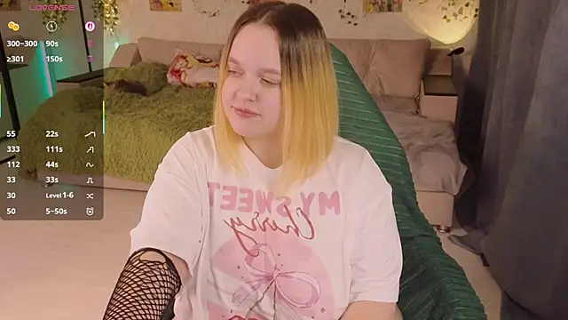 Aki nohana online show from October 2025 01:07:01 PM