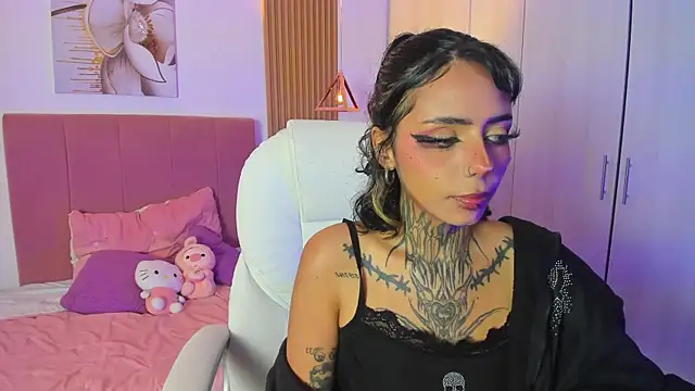 Snapshot of KoraRousee chatting on September 2025 01:38:01 PM KoraRousee online show from September 2025 01:38:01 PM