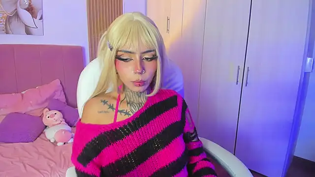 Snapshot of KoraRousee chatting on September 2025 02:11:01 PM KoraRousee online show from September 2025 02:11:01 PM