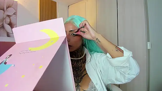 Snapshot of KoraRousee chatting on October 2025 01:19:01 PM KoraRousee online show from October 2025 01:19:01 PM