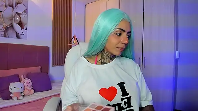 Snapshot of KoraRousee chatting on October 2025 01:34:02 PM KoraRousee online show from October 2025 01:34:02 PM