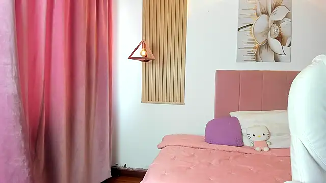 Snapshot of KoraRousee chatting on October 2025 01:22:02 PM KoraRousee online show from October 2025 01:22:02 PM