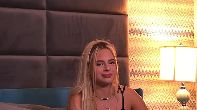 YssabelFox online show from October 2025 03:25:02 AM