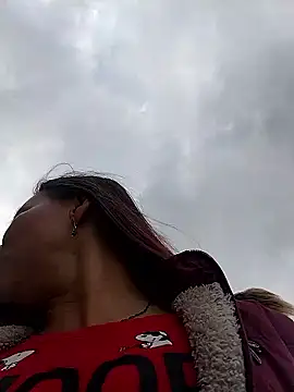 LaraCaliente online show from January 2026 09:17:01 PM