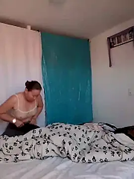 LaraCaliente online show from February 2026 12:05:02 PM