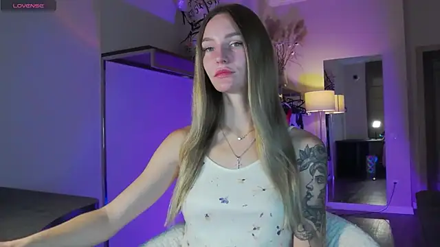 Melloudy online show from October 2025 05:38:01 AM