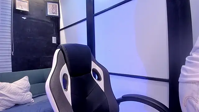 Declan-Fox online show from October 2025 01:08:02 PM