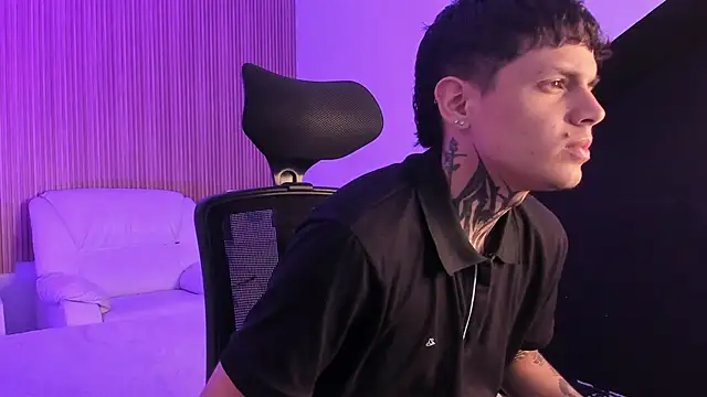 Declan-Fox online show from October 2025 01:00:02 PM