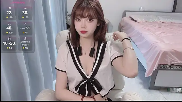 Lucky Cici online show from October 2025 11:44:02 PM