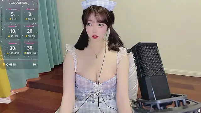 Lucky Cici online show from December 2025 12:18:02 AM