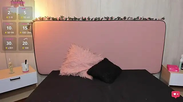 VivianSantana1 online show from September 2025 11:56:02 AM