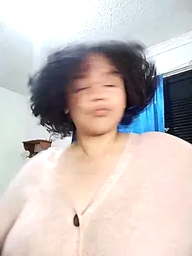 Julie wallace online show from April 2026 12:05:02 AM
