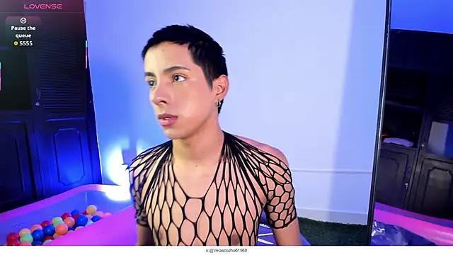 EstivenSallas online show from September 2025 07:48:01 PM