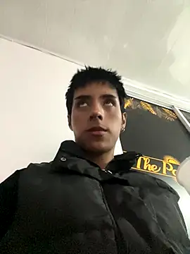 EstivenSallas online show from November 2025 02:17:02 AM