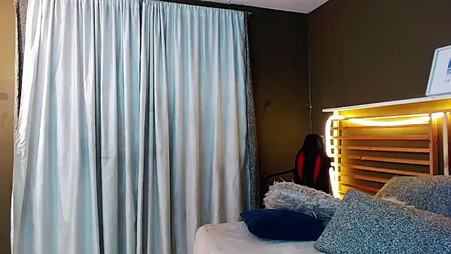 Snapshot of arnold_taylor chatting on November 2025 09:25:02 PM arnold taylor online show from November 2025 09:25:02 PM