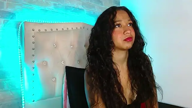 oliviarichard  online show from November 2025 03:01:02 PM