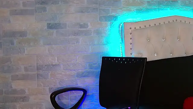 oliviarichard  online show from November 2025 03:33:02 PM