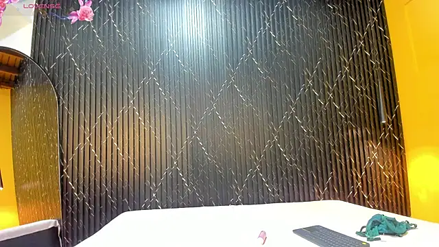 Miss Ariaa online show from September 2025 11:44:01 AM