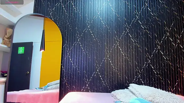 Miss Ariaa online show from October 2025 11:30:02 AM