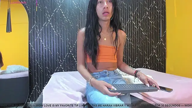 Miss Ariaa online show from October 2025 11:47:02 AM