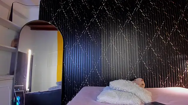 Miss Ariaa online show from October 2025 11:01:01 AM