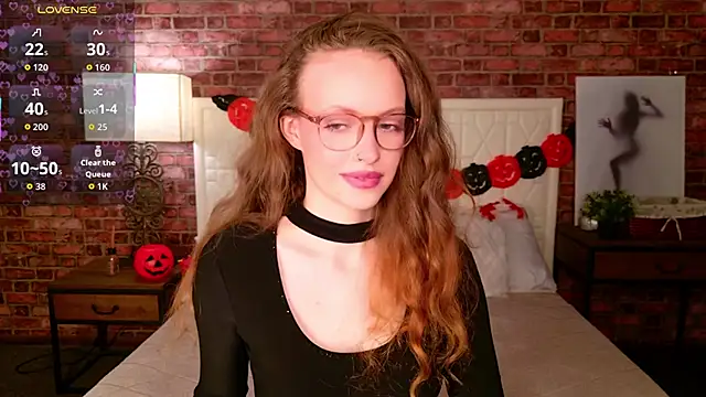 Snapshot of SallyPinkman chatting on October 2025 09:10:01 AM SallyPinkman online show from October 2025 09:10:01 AM