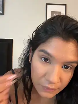 Lyria Diamond online show from October 2025 08:15:02 PM