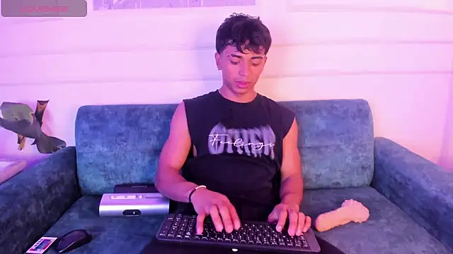 Snapshot of Jaycob_Black1 chatting on November 2025 02:23:01 PM Jaycob Black1 online show from November 2025 02:23:01 PM