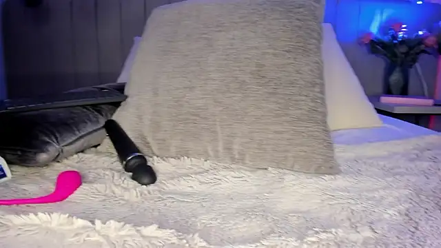 Amber Santana online show from February 2026 10:08:02 PM