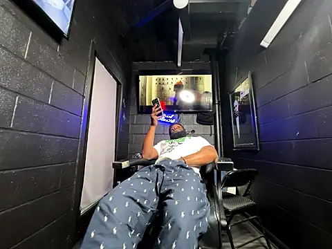 Snapshot of nymphoandthebeast69 chatting on February 2026 06:50:01 AM nymphoandthebeast69 online show from February 2026 06:50:01 AM