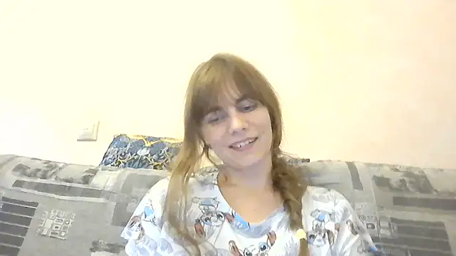 Snapshot of Loriven chatting on June 2026 06:23:01 PM Loriven online show from June 2026 06:23:01 PM