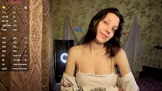 Snapshot of QutieDaSweet chatting on February 2026 01:11:02 AM QutieDaSweet online show from February 2026 01:11:02 AM