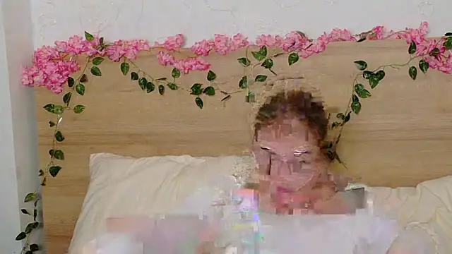 Lilith Bonheur online show from October 2025 08:09:02 PM