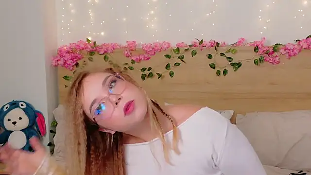 Lilith Bonheur online show from October 2025 08:31:01 PM