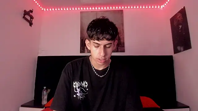 Aaron Spencer13 online show from November 2025 06:42:02 PM