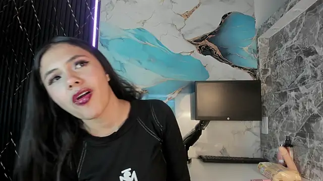 Snapshot of SharomHilton chatting on September 2025 08:13:02 PM SharomHilton online show from September 2025 08:13:02 PM