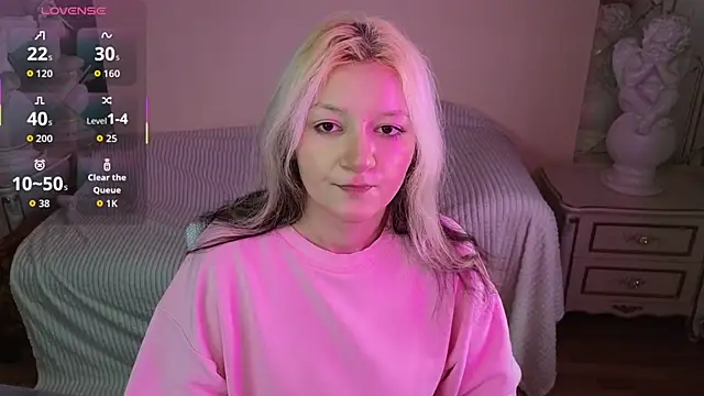 JuicyLullu online show from December 2025 11:15:01 AM