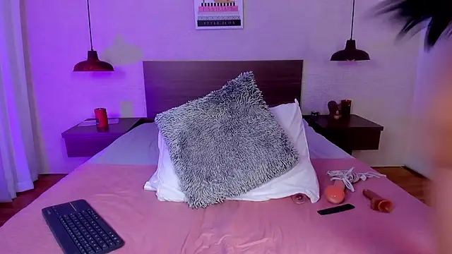 cloehill  online show from December 2025 11:38:02 AM