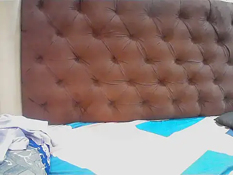 short girl  online show from October 2025 04:29:02 PM